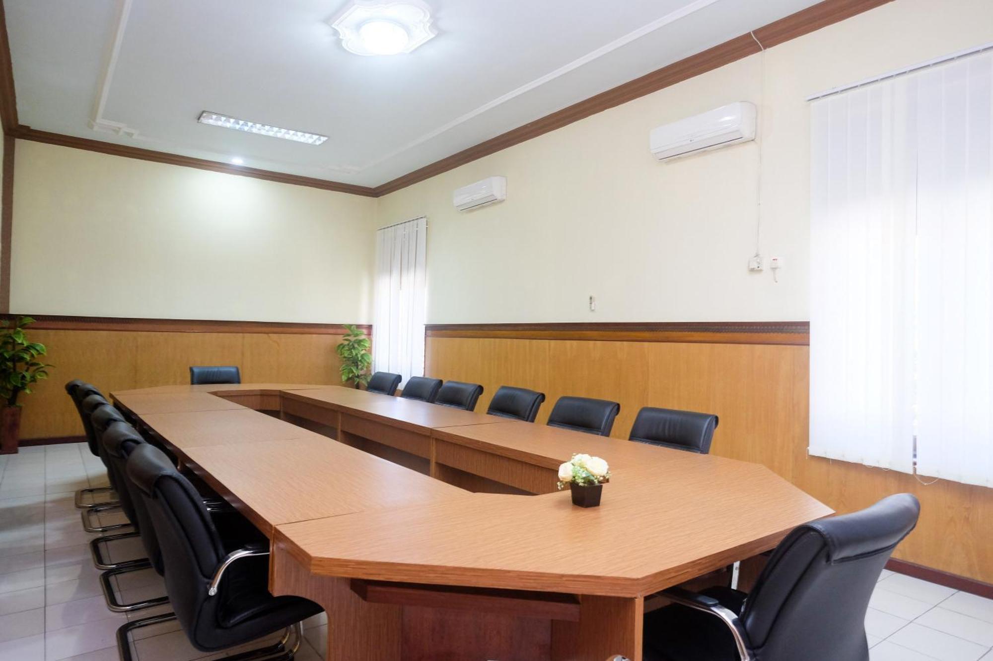 Urbanview Hotel Dedy Jaya Brebes Dış mekan fotoğraf