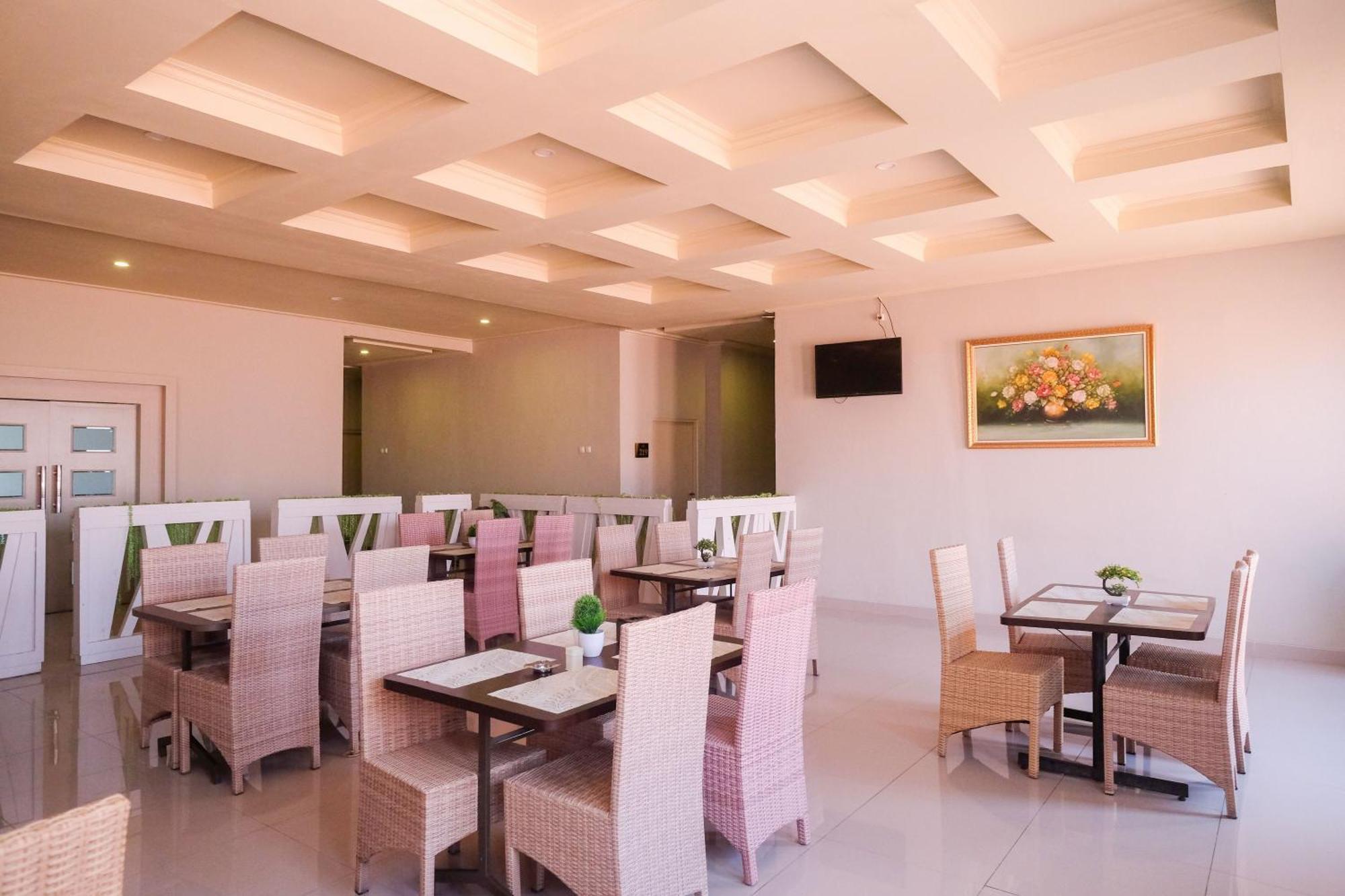 Urbanview Hotel Dedy Jaya Brebes Dış mekan fotoğraf