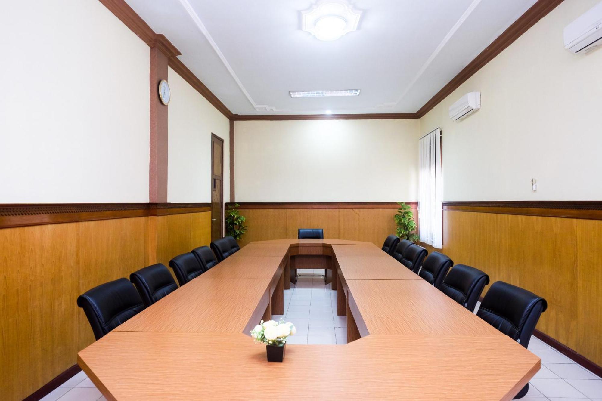 Urbanview Hotel Dedy Jaya Brebes Dış mekan fotoğraf