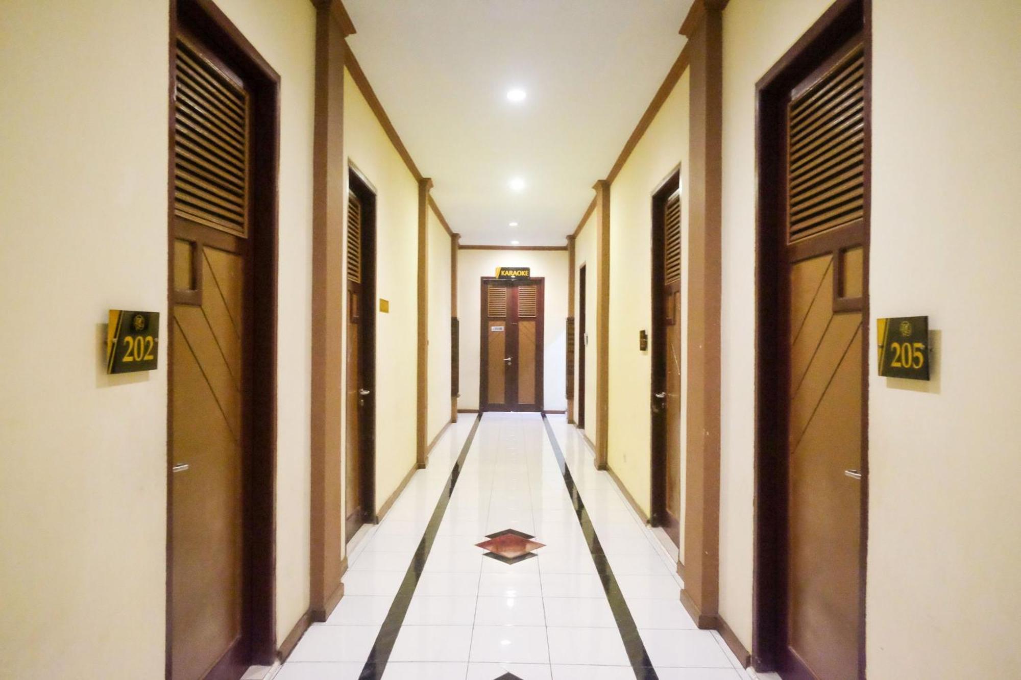 Urbanview Hotel Dedy Jaya Brebes Dış mekan fotoğraf