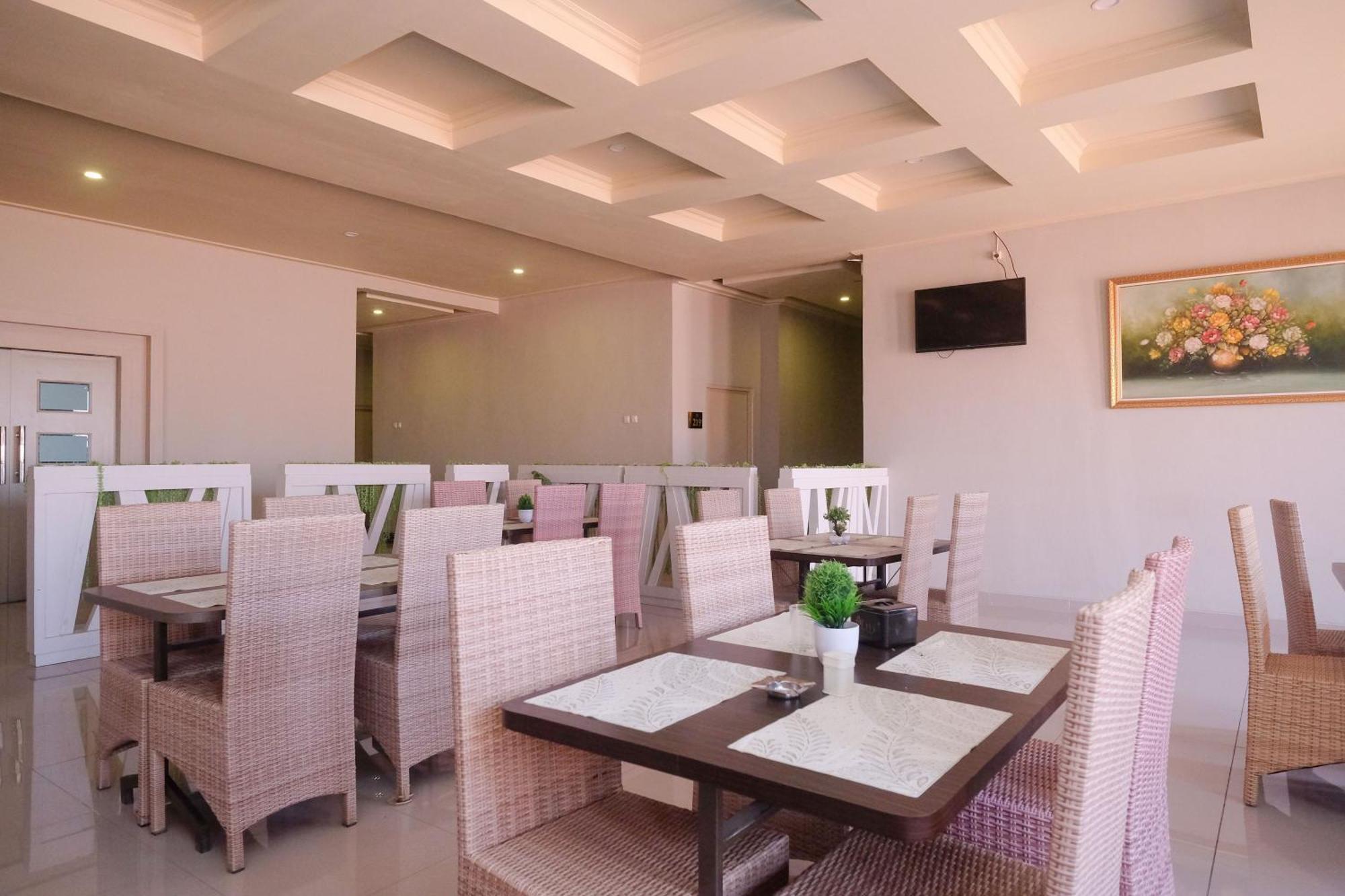Urbanview Hotel Dedy Jaya Brebes Dış mekan fotoğraf