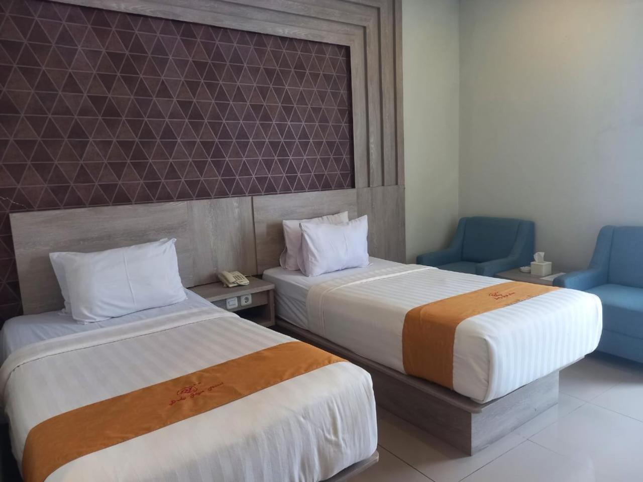 Urbanview Hotel Dedy Jaya Brebes Dış mekan fotoğraf