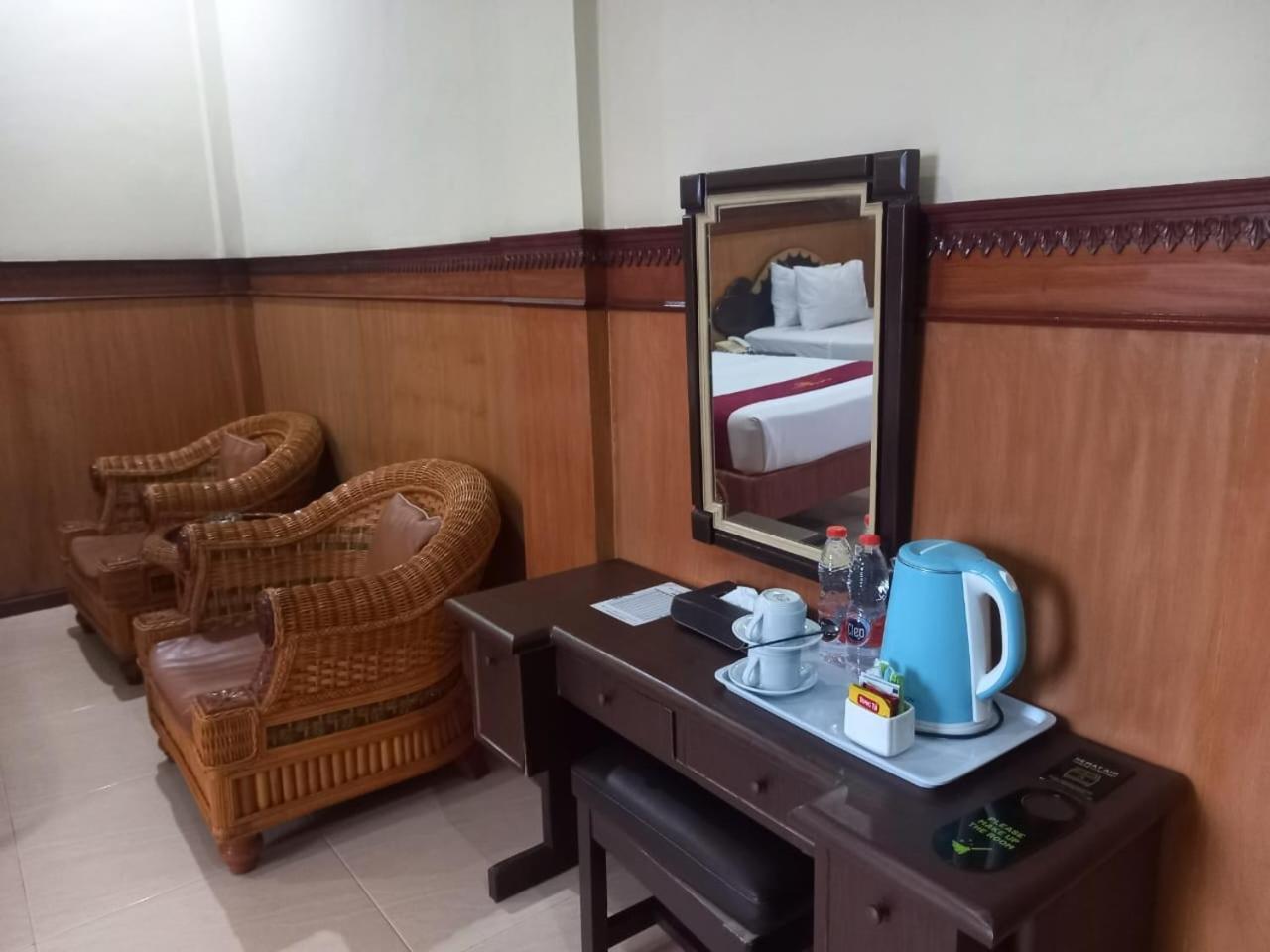 Urbanview Hotel Dedy Jaya Brebes Dış mekan fotoğraf