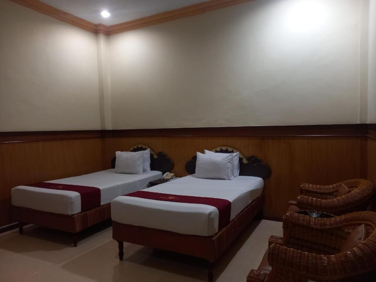 Urbanview Hotel Dedy Jaya Brebes Dış mekan fotoğraf