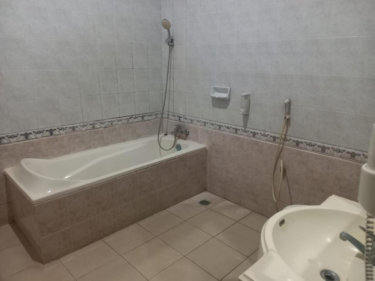 Urbanview Hotel Dedy Jaya Brebes Dış mekan fotoğraf