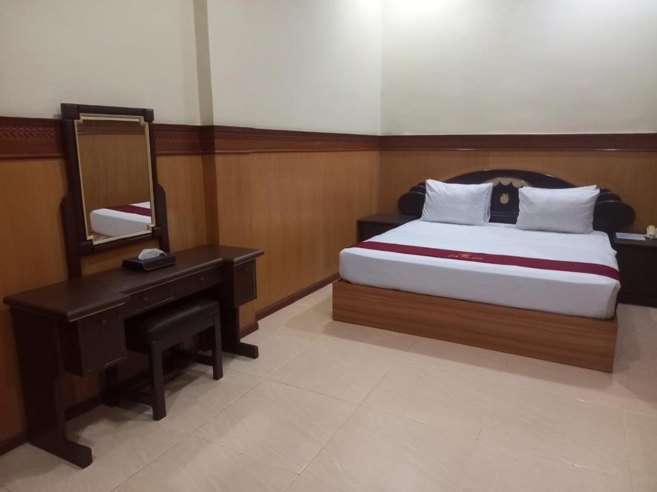 Urbanview Hotel Dedy Jaya Brebes Dış mekan fotoğraf