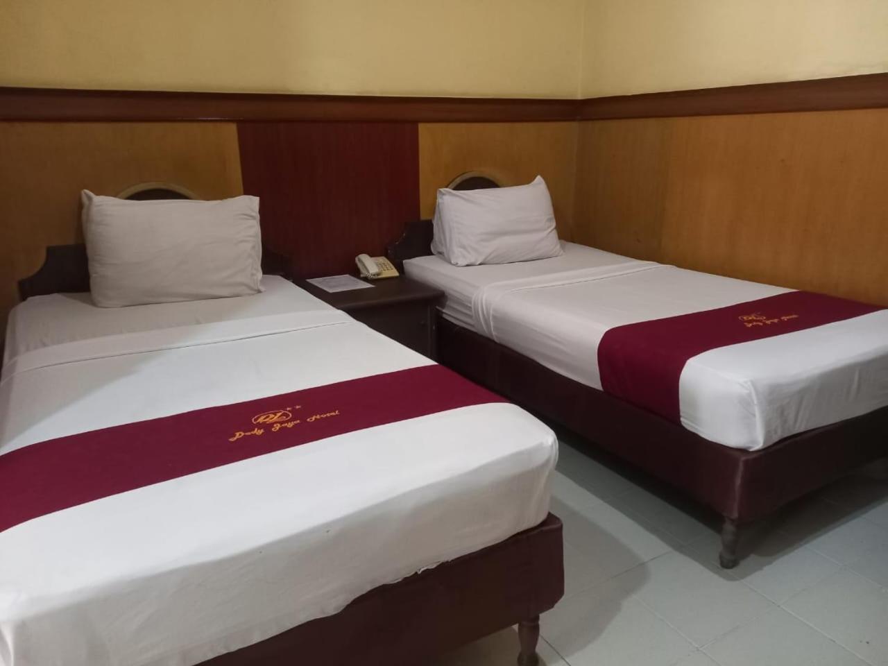 Urbanview Hotel Dedy Jaya Brebes Dış mekan fotoğraf