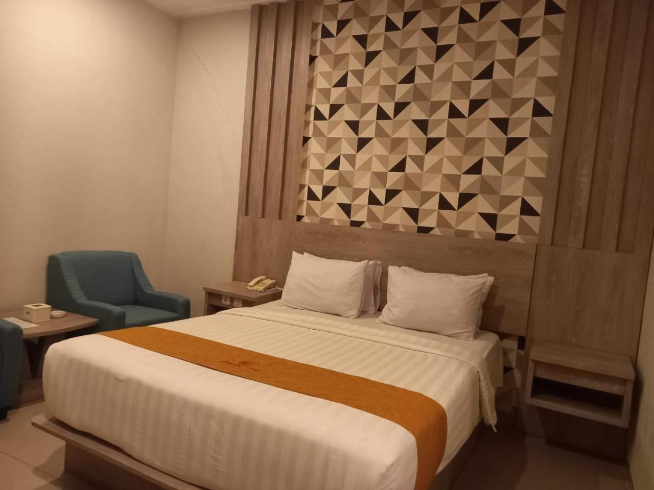 Urbanview Hotel Dedy Jaya Brebes Dış mekan fotoğraf