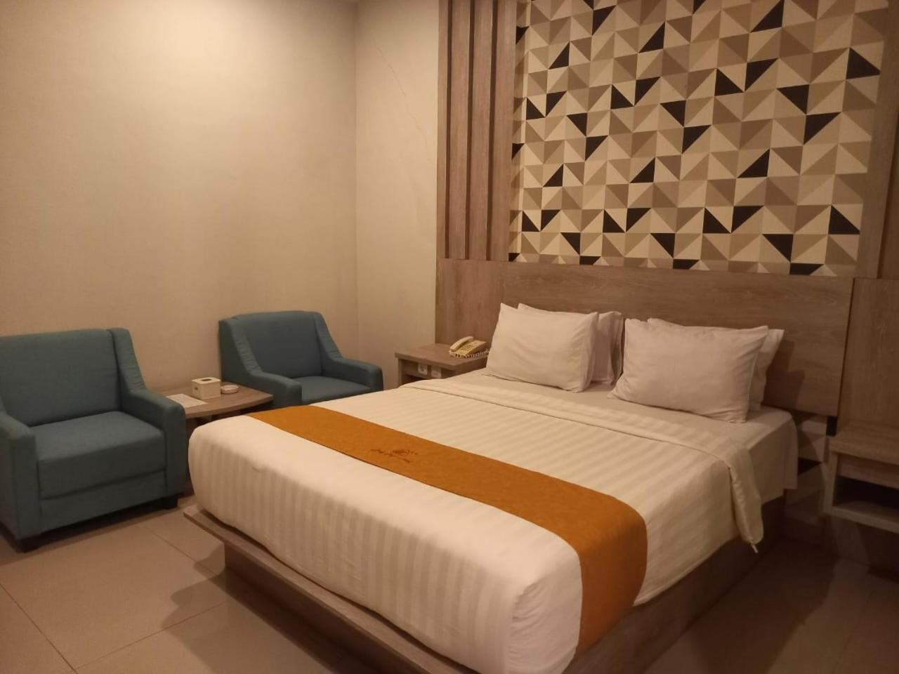 Urbanview Hotel Dedy Jaya Brebes Dış mekan fotoğraf