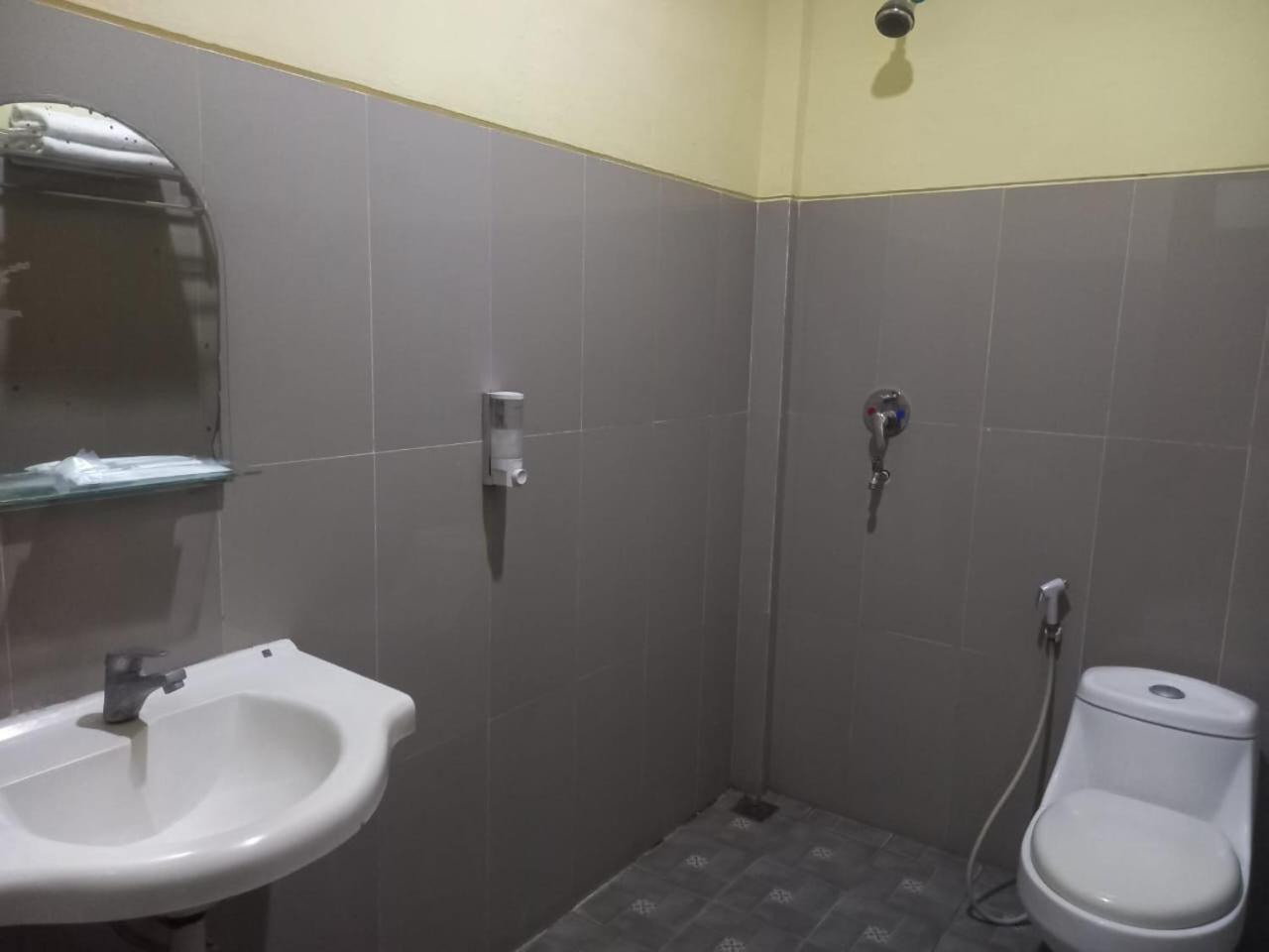 Urbanview Hotel Dedy Jaya Brebes Dış mekan fotoğraf