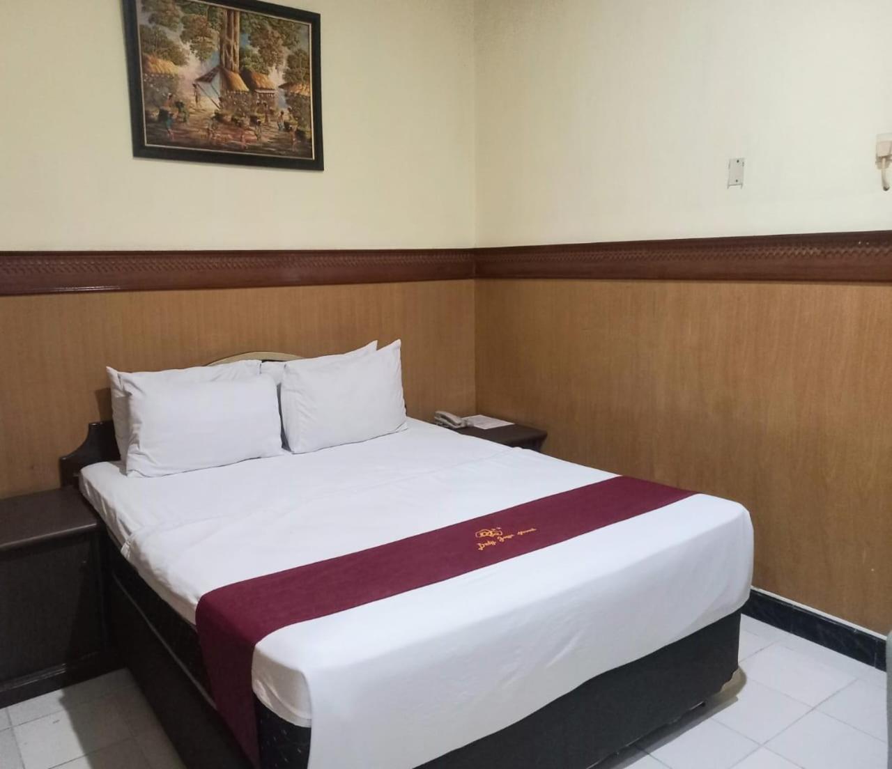 Urbanview Hotel Dedy Jaya Brebes Dış mekan fotoğraf
